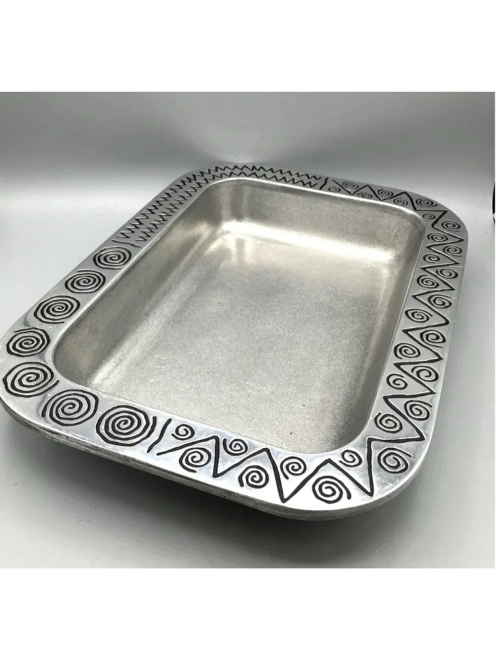 Vintage Wilton Armetale Metal Reggae Pattern 2 Quart Rectangle Baker Lead- Free